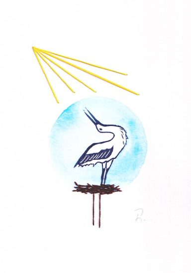 Ein Vogel steht auf einem Nest unter einem strahlenden Sonnenlicht.